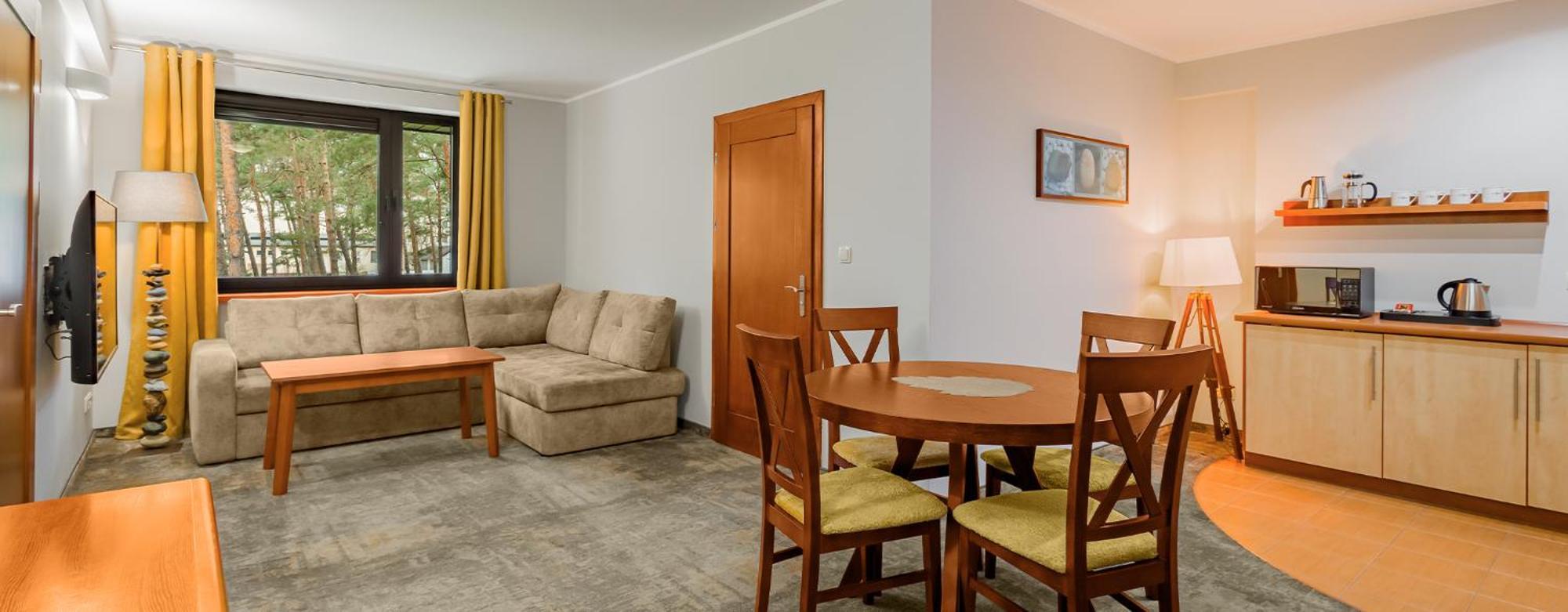 Columbus Hotel Рови Екстериор снимка