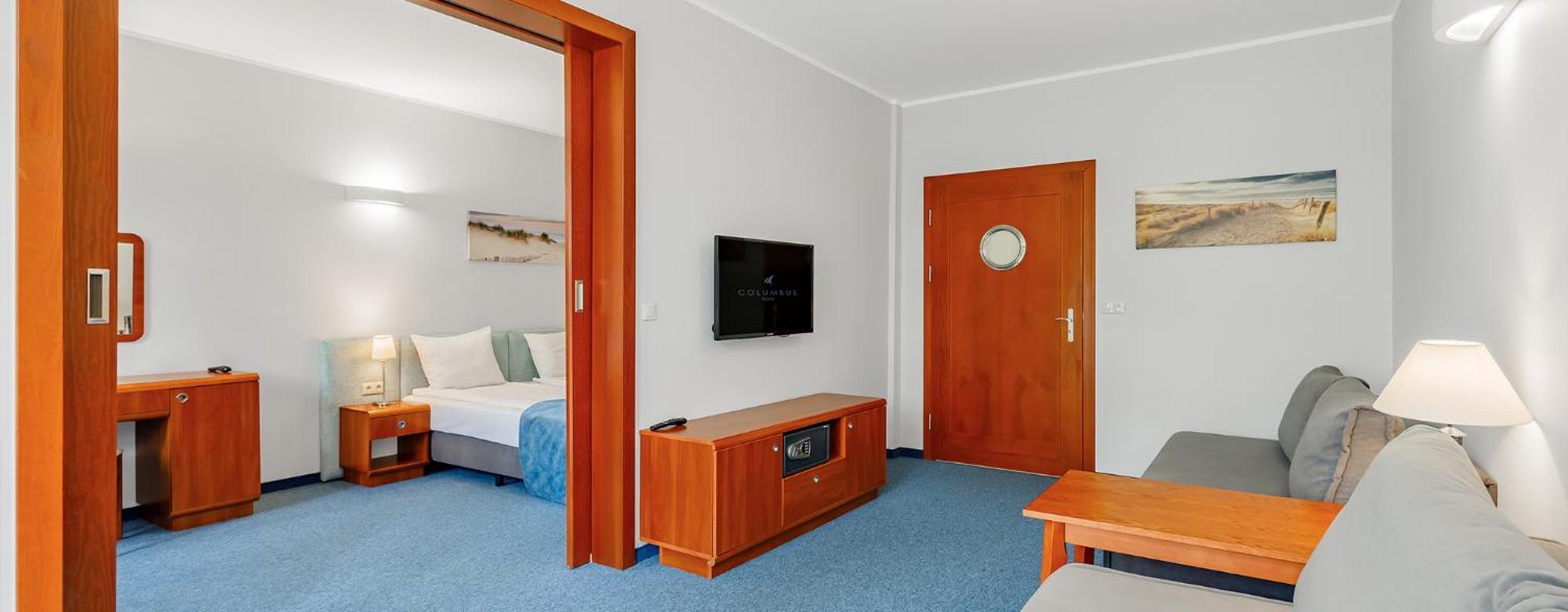 Columbus Hotel Рови Екстериор снимка